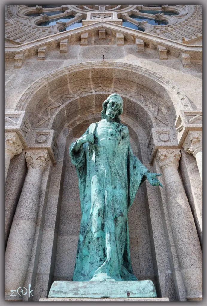 Statue of Jesusu by Aleixo Queirós Ribeiro